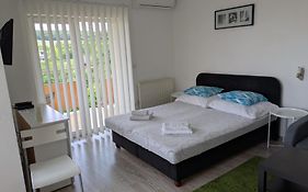 Moderny Apartman V Podhajskej